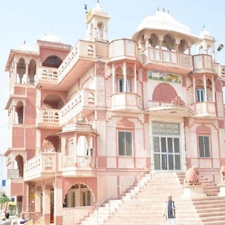 Hotel Suroth Mahal Luharu Bagian luar foto