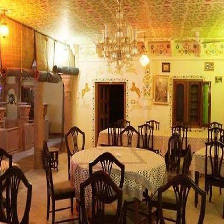 Hotel Suroth Mahal Luharu Bagian luar foto