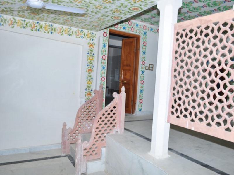 Hotel Suroth Mahal Luharu Bagian luar foto